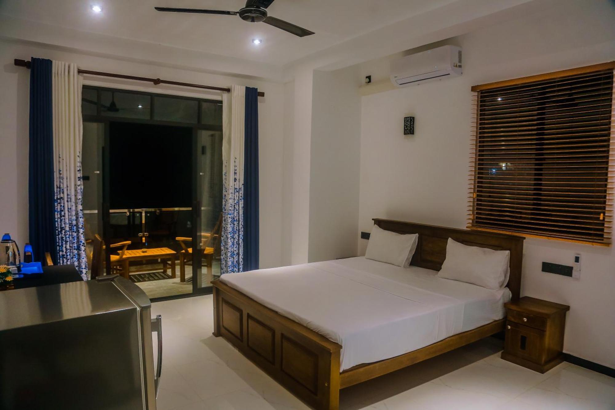 Mirissa Breeze Hotell Exteriör bild