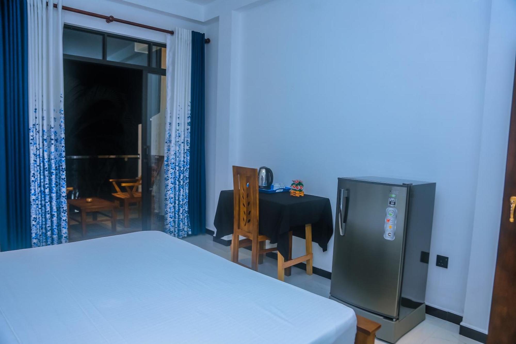 Mirissa Breeze Hotell Exteriör bild