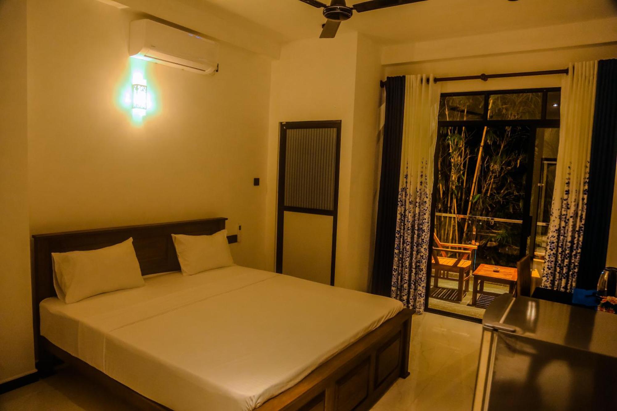 Mirissa Breeze Hotell Exteriör bild