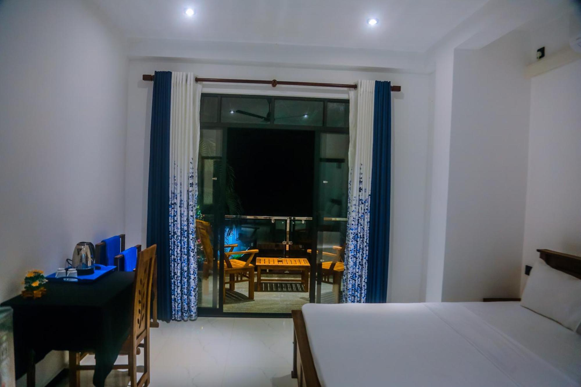 Mirissa Breeze Hotell Exteriör bild